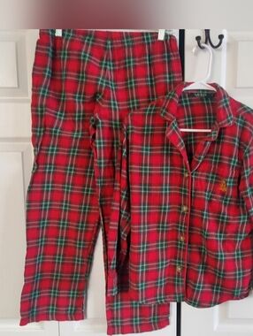 LAUREN RALPH LAUREN MED. PJ SET. RED GREEN PLAID.
